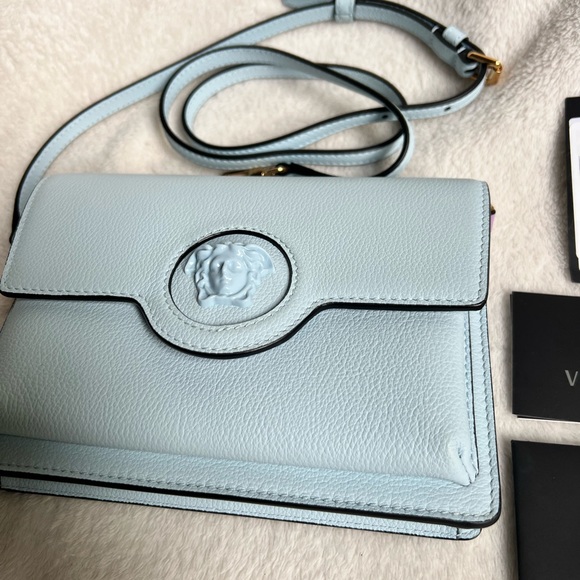 🖤SOLD🖤 Versace light blue ‘La Medusa’ shoulder bag NWT - Picture 5 of 16